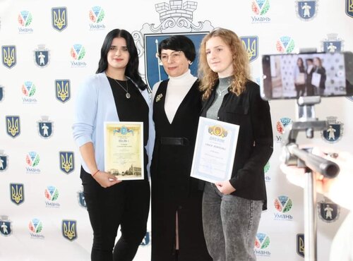 Вітаємо з нагородою Сніжанну ОЛІЙНИК!