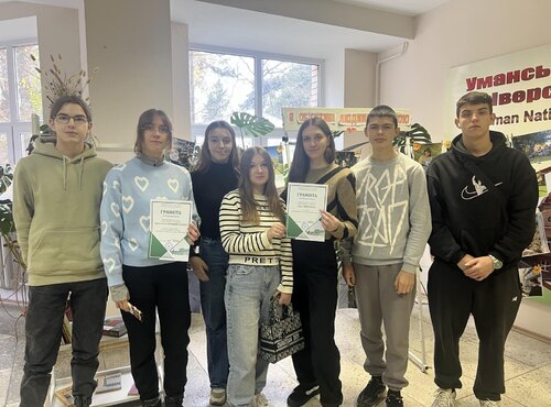 Книга в житті студентів фаультету лісового і садово-паркового господарства: результати загальноуніверситетського фотоконкурсу