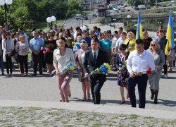Холоне серце, як згадаю, що не в Україні поховають.