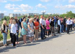 Холоне серце, як згадаю, що не в Україні поховають.