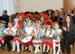 До дитячого притулку завітав Святий Миколай