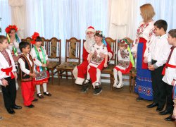 До дитячого притулку завітав Святий Миколай