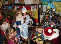 Зроби свято для малечі, якій війна лягла на плечі!