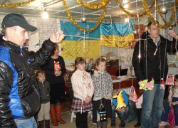 Зроби свято для малечі, якій війна лягла на плечі!