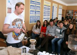 Бариста — фахівець з приготування кави