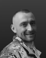 Тарас Кушнір, 33-річний сержант поліції Тарас Кушнір на псевдо Кардан поліг 12 червня 2025 року біля села Неліпівка Донецької області. Під час бойового завдання воїн ціною власного життя врятував своїх побратимів, відігнавши ворожу бойову машину від позицій.