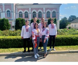 Молоді очі університету День вишиванки – святкуємо в університеті